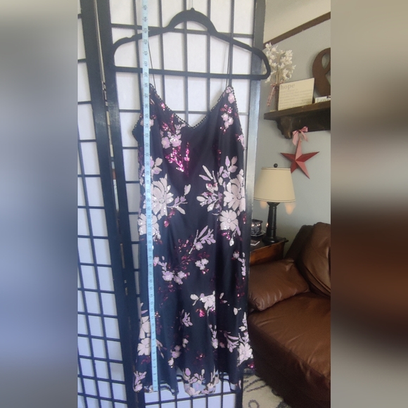 💛 Limited Time Sale💛Adrianna Papell Black and Purple Floral Midi Dress - Picture 4 of 12